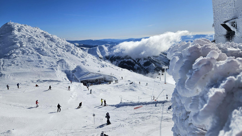 Zabehnutý ski chalet s barom v lyžiarskom stredisku Jasna/Slovensko