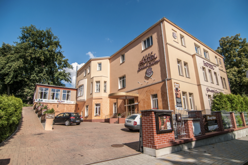 Zavedený 4★ hotel v lázeňském centru Teplic | 25 pokojů | stabilní výnos